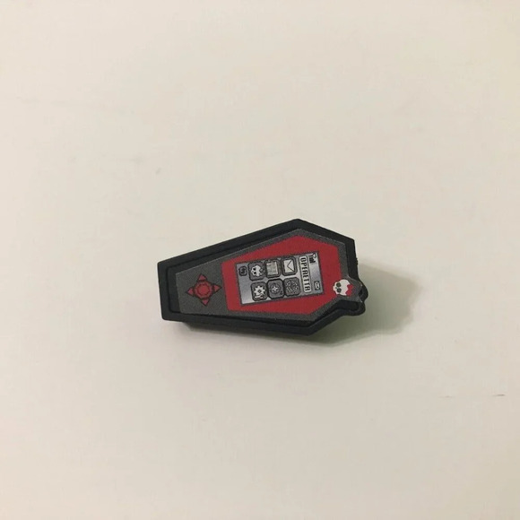 Monster High Doll Operetta Dot Dead Gorgeous Red Compact with Brush iCoffin Cell - Picture 4 of 15